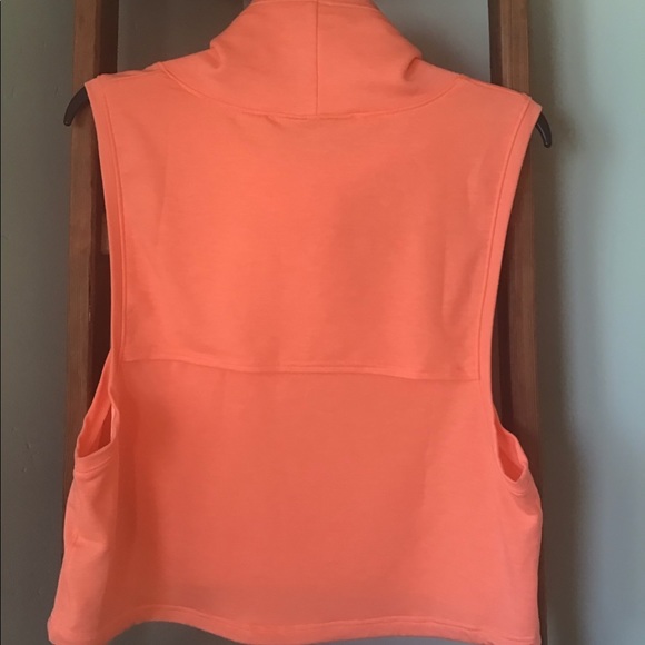 Under Armour loose cowl neck vest - Picture 2 of 4